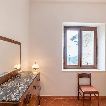 Attracitve In Umbria Close To The Centre דירה Polino